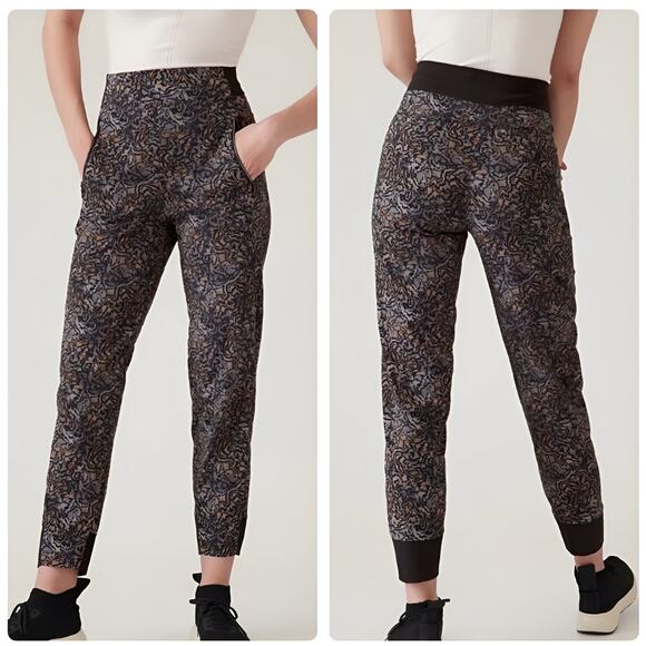 NWT Athleta Womens Trekkie North High Rise Jogger Size 18 Kinetic Abstract Black - Picture 1 of 9
